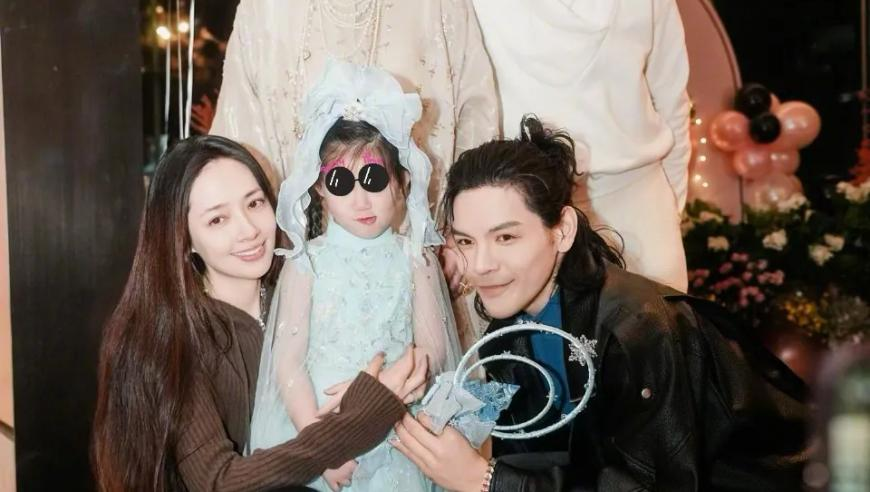 管家婆澳门一肖一码资料图,单依纯亮相黄老板演唱会,社会责任方案执行_豪华版V3.29