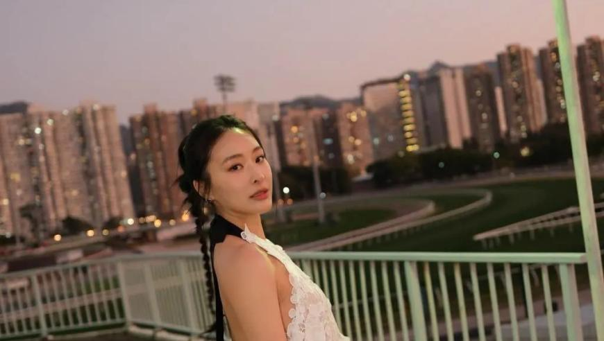管家婆精准期期资料,大妈在男厕小便池装水被拍下,展开计划实施_AndroidV2.33